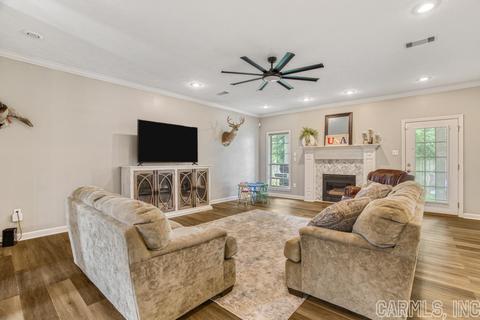 370 Castlegate Dr, Conway, AR 72034 photo 6