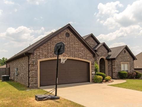 6204 Doreen Dr, Bryant, AR 72022 photo 1