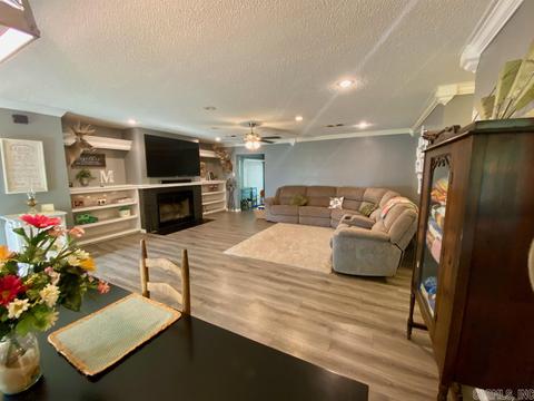 136 Peach St, Mount Ida, AR 71957 photo 4