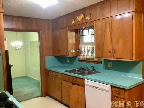 1909 Collegiate Cir, Pine Bluff, AR 71601 photo 5