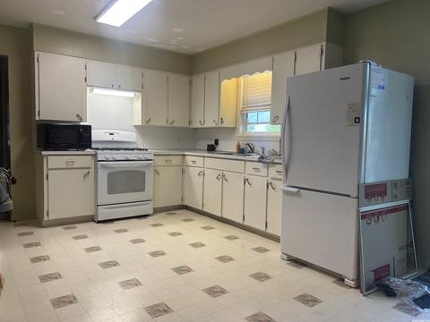 111 W Johnson Dr, Flippin, AR 72634 photo 4