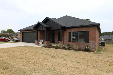 305 Grant Dr, Bryant, AR 72022 photo 2