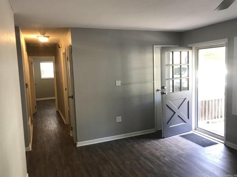 1015 Edgehill Dr, Benton, AR 72015 photo 3