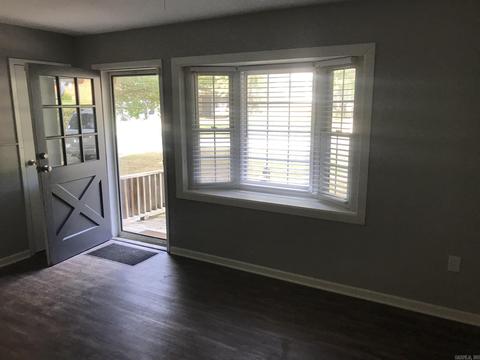 1015 Edgehill Dr, Benton, AR 72015 photo 4