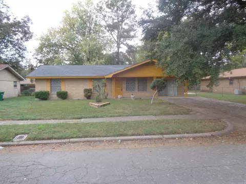 1002 Belmont Dr, Pine Bluff, AR 71601 photo 1