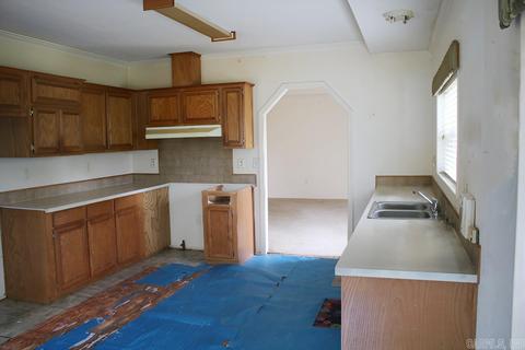 2107 S Kentucky St, Pine Bluff, AR 71601 photo 3