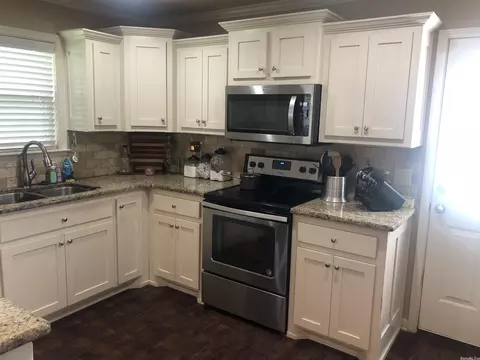 703 Edgemoor Ter, Benton, AR 72019 photo 9