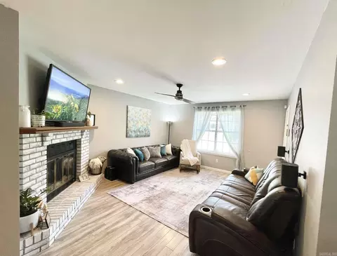 7 Oak Forest Loop, Maumelle, AR 72113 photo 4