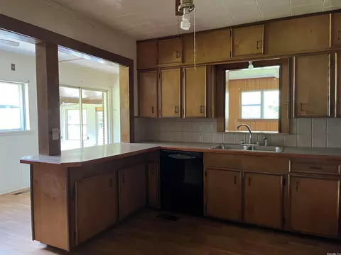 704 W Elm St, Haskell, AR 72015 photo 9