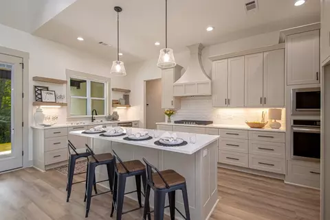 Kitchen - 116 Harmony Village Dr, Haskell, AR 72015 photo 2 of 6