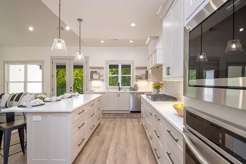 Kitchen - 116 Harmony Village Dr, Haskell, AR 72015 photo 5 of 6