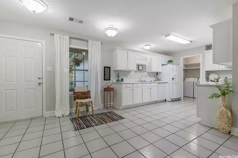 3009 Sharon Rd, Benton, AR 72019 photo 4