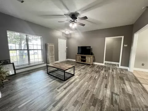 860 Granite Ln, Conway, AR 72034 photo 3