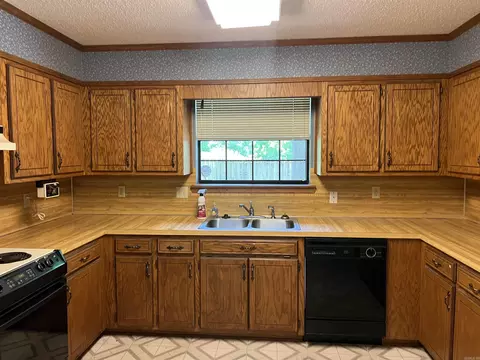 7005 Deer Run E, Pine Bluff, AR 71603 photo 3