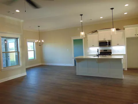 24 Rush Creek Dr, Vilonia, AR 72173 photo 2