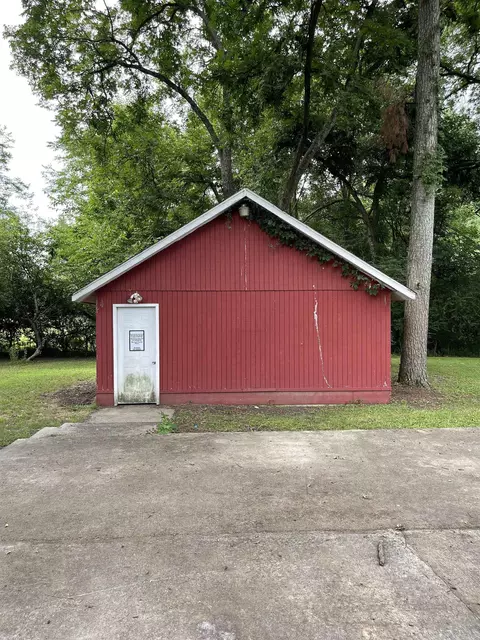 513 W Center St, Beebe, AR 72012 photo 4