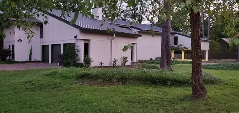 702 Golf View Dr, Pine Bluff, AR 71603 photo 3