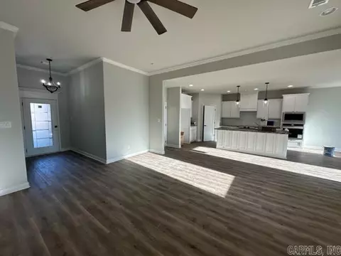 2111 Sable Oaks Cir, Bryant, AR 72022 photo 4