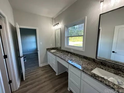 2111 Sable Oaks Cir, Bryant, AR 72022 photo 12