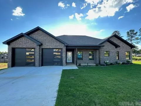 2111 Sable Oaks Cir, Bryant, AR 72022 photo 1