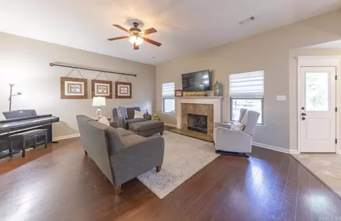 306 Pleasant Elm Dr, Benton, AR 72015 photo 9