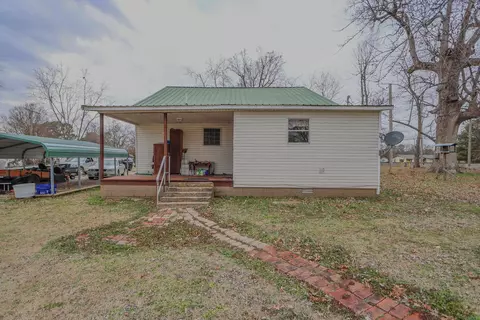 Exterior - 211 Mcnabb, Rector, AR 72461 photo 9 of 10