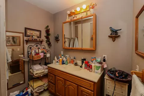 Bath - 211 Mcnabb, Rector, AR 72461 photo 1 of 2