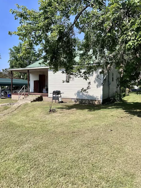 Exterior - 211 Mcnabb, Rector, AR 72461 photo 6 of 10