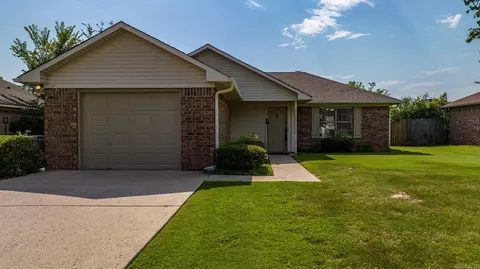 2155 Cedar Oaks, Conway, AR 72032 photo 1