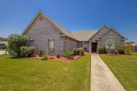 4001 Edgewater Dr, Benton, AR 72019 photo 1