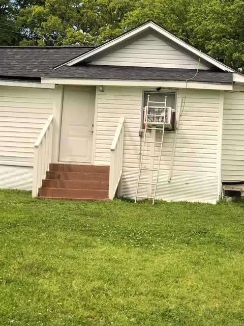 914 E Heynecker, De Queen, AR 71832 photo 2
