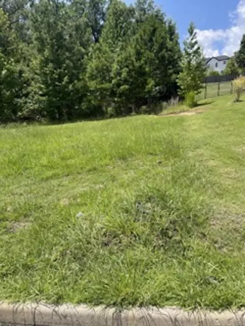 109 Navajo Trl, Maumelle, AR 72113