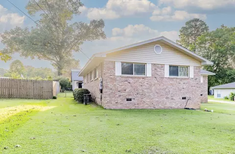 606 E Saline Cir, Benton, AR 72015 photo 3