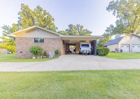 606 E Saline Cir, Benton, AR 72015 photo 4