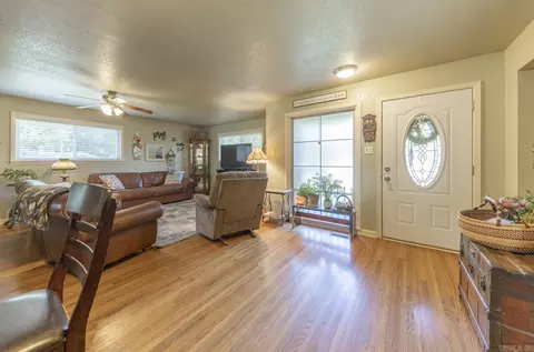 606 E Saline Cir, Benton, AR 72015 photo 6