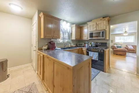 606 E Saline Cir, Benton, AR 72015 photo 11