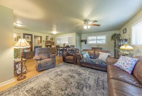 606 E Saline Cir, Benton, AR 72015 photo 9