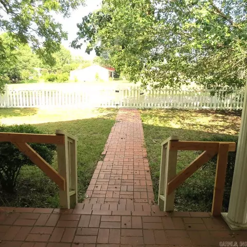 204 N 2nd St, Hampton, AR 71744 photo 13