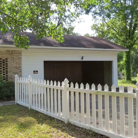 204 N 2nd St, Hampton, AR 71744 photo 6