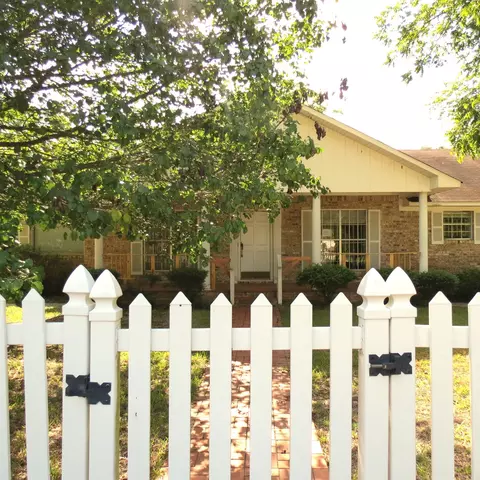 204 N 2nd St, Hampton, AR 71744 photo 3