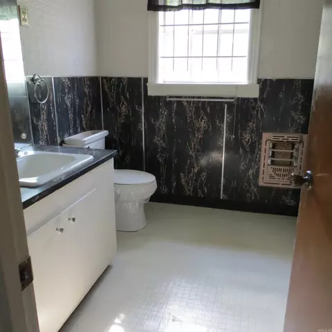 204 N 2nd St, Hampton, AR 71744 photo 33
