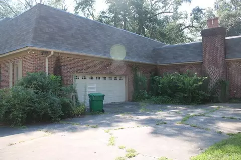 21 Elmwood Cir, Pine Bluff, AR 71603 photo 4