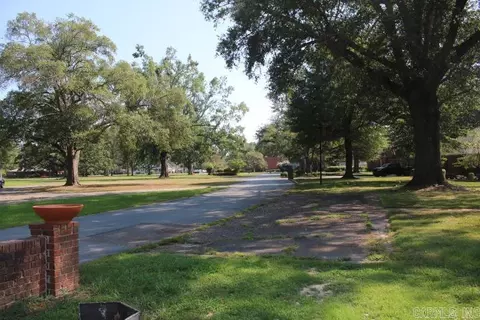 21 Elmwood Cir, Pine Bluff, AR 71603 photo 3