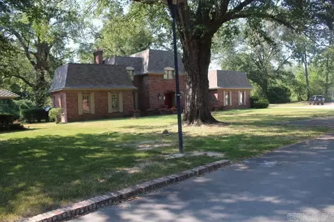 21 Elmwood Cir, Pine Bluff, AR 71603 photo 1