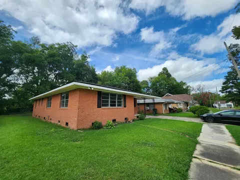 1604 Oak St, Pine Bluff, AR 71601 photo 1