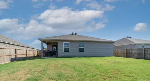 1610 Isabella, Conway, AR 72032 photo 14