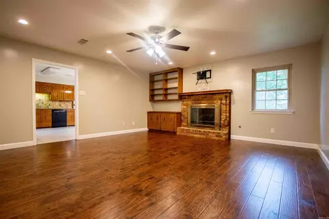 106 Devon Cv, Jacksonville, AR 72076 photo 4