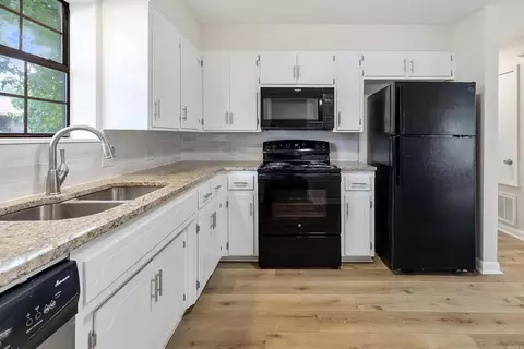 403 E Carpenter St, Benton, AR 72015 photo 6