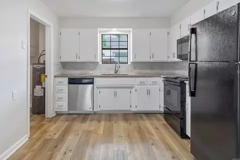 403 E Carpenter St, Benton, AR 72015 photo 4