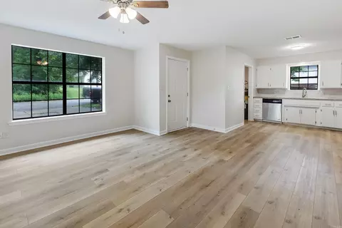 403 E Carpenter St, Benton, AR 72015 photo 7